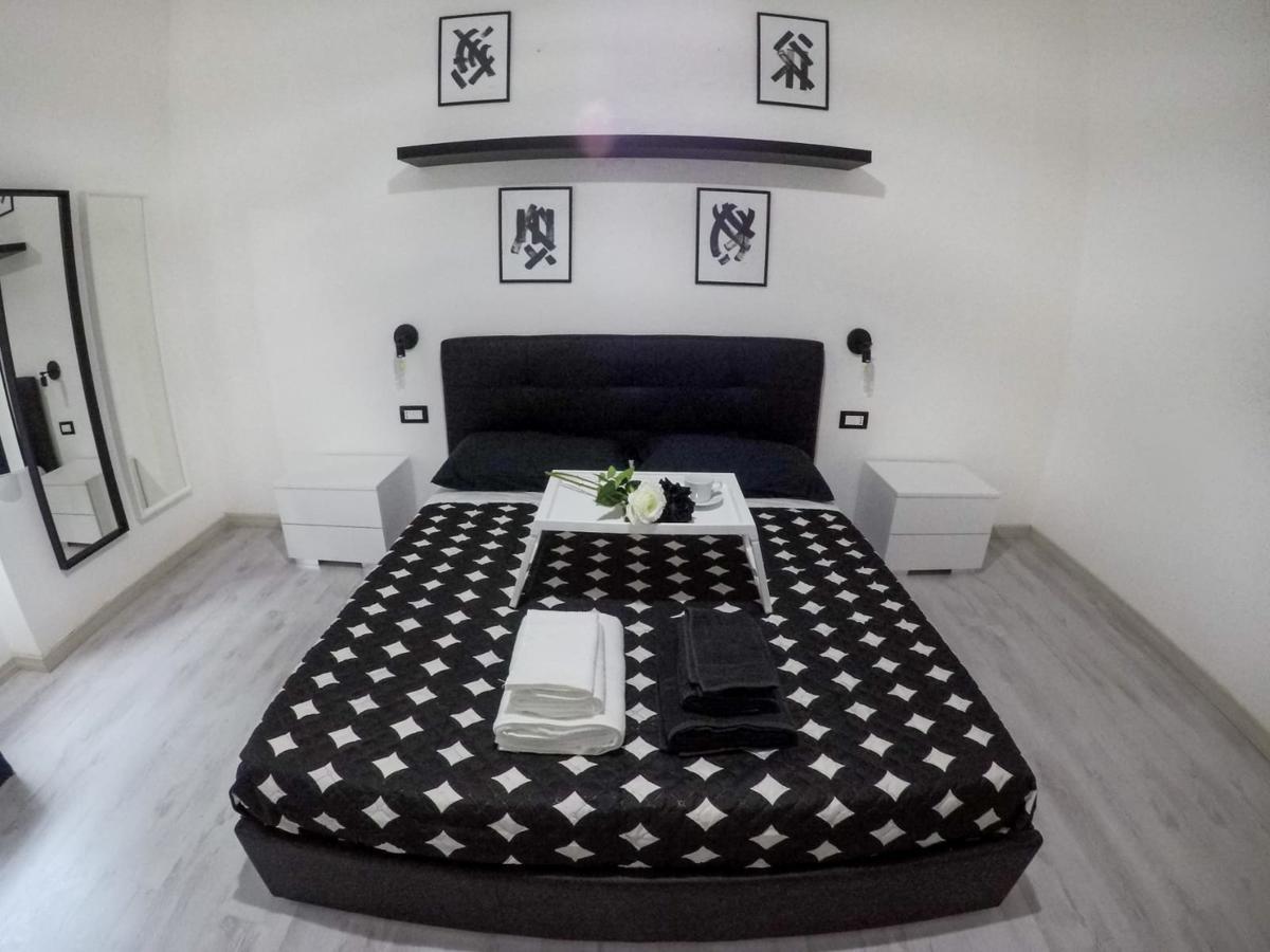 إيغليزياس Black&White Guest House المظهر الخارجي الصورة