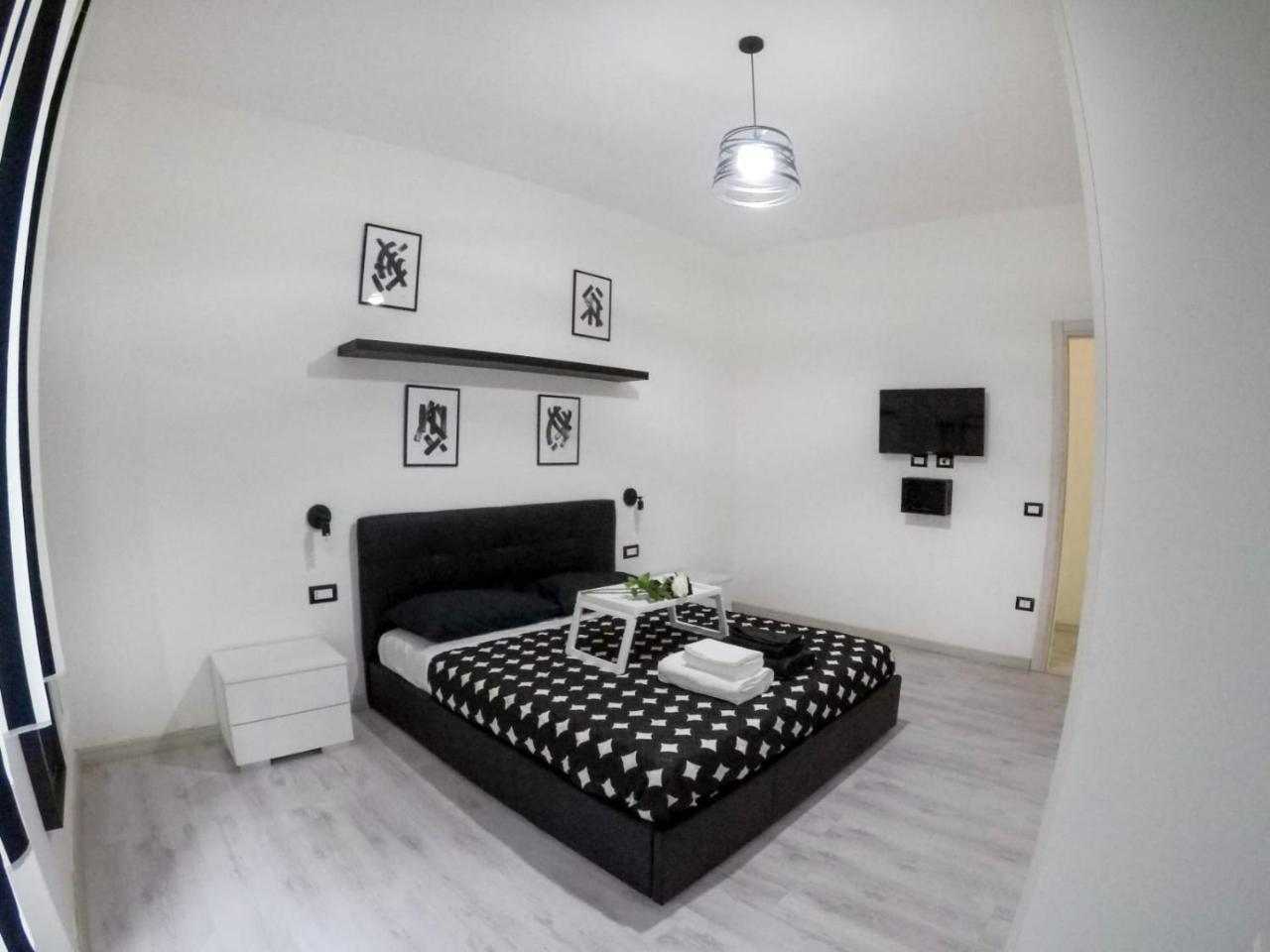 إيغليزياس Black&White Guest House المظهر الخارجي الصورة