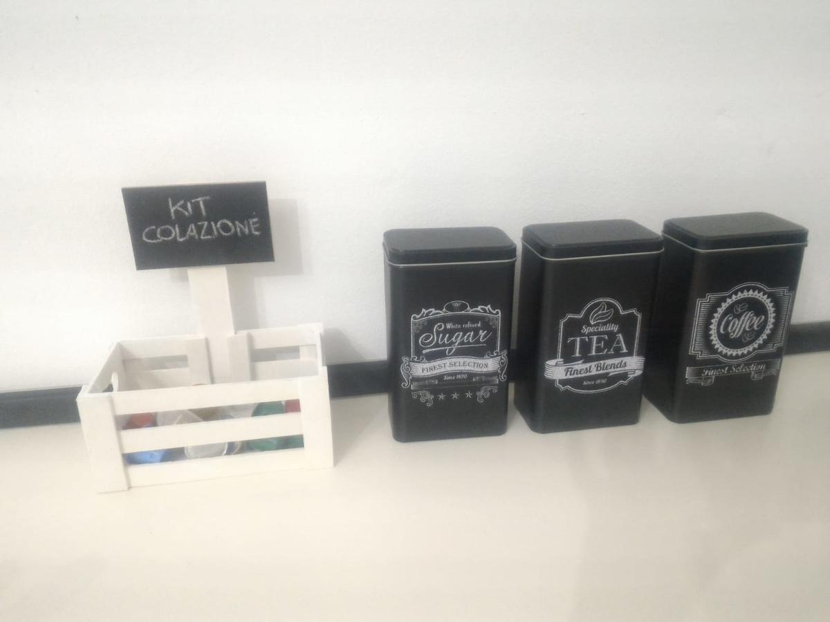 إيغليزياس Black&White Guest House المظهر الخارجي الصورة